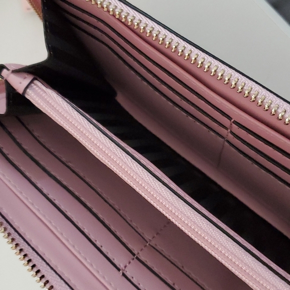 VICTORIA'S SECRET SUPER CUTE BLING PATCH RARE HTF WALLET - Picture 3 of 3